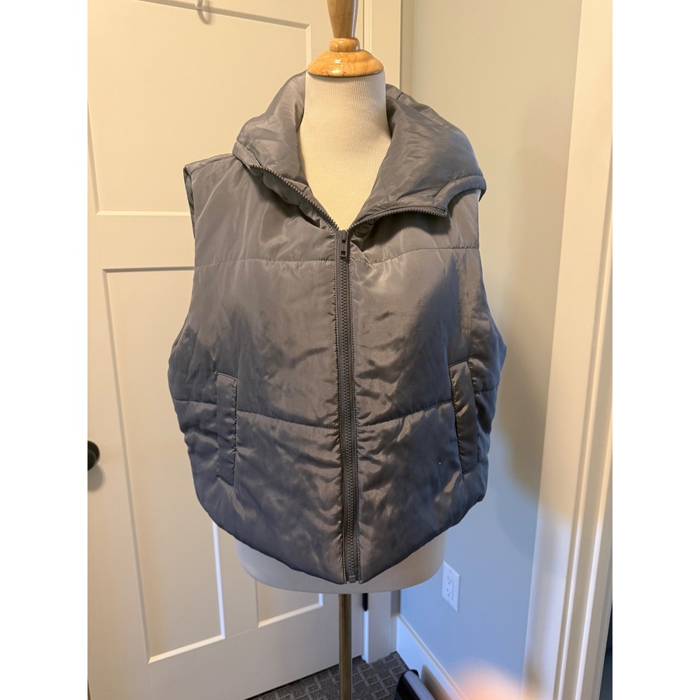 SHEIN Womens Grey Hooded Puffer Vest Size Medium Full Zip Quilted Sleeveless M